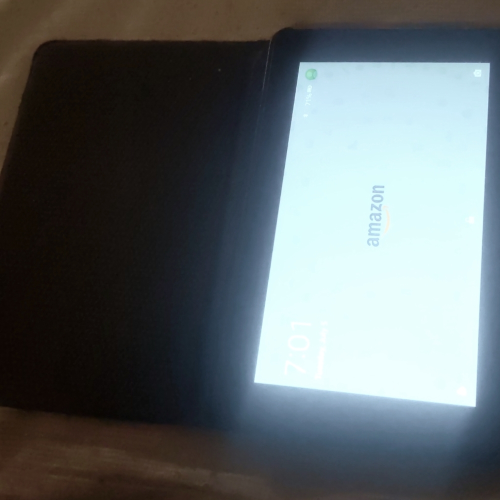 Old school Amazon tablet!!!!